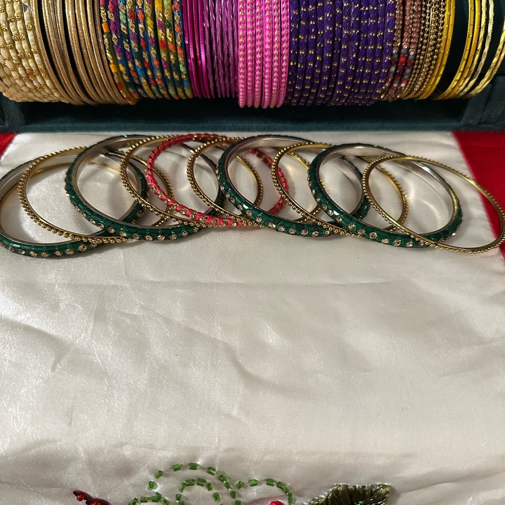 Vibrant Gold and Green 11 Bangle Set - Picture 2 of 4